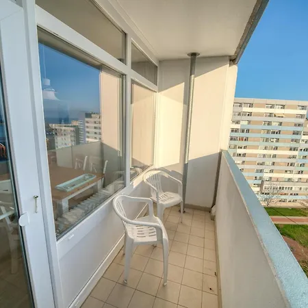 - Haus G, App 0g1001 *